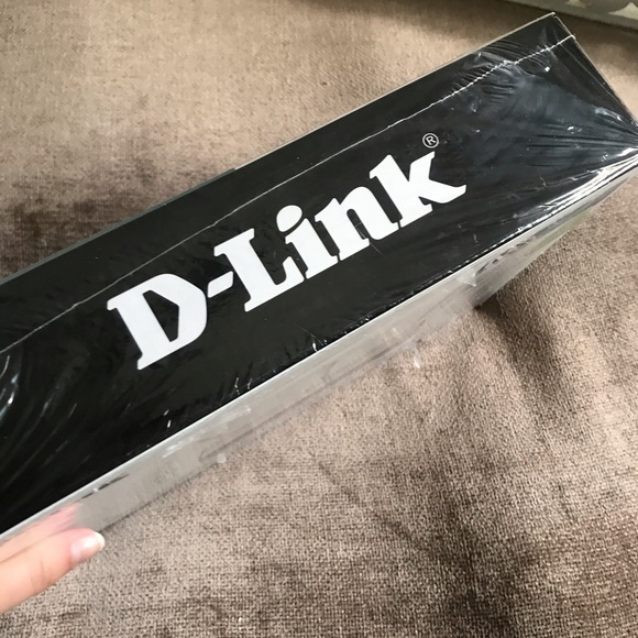 NWT D-Link Wireless Router (DIR-655) - Picture 5 of 7